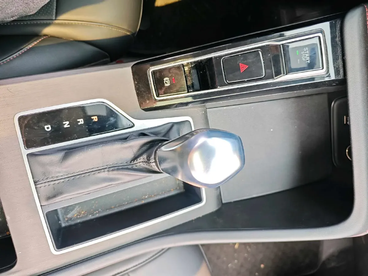 2023 Roewe i5 1.5L 129HP L4 CVT,autocango,china used car exporter,china ev exporter,chinese used car exporter,chinese used ev exporter