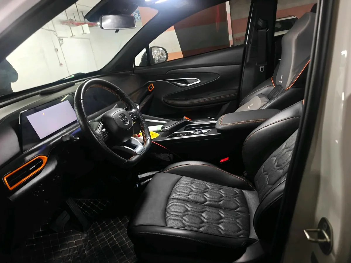 2022 ChangAn UNI-T 1.5T 188HP L4 7DCT,autocango,china used car exporter,china ev exporter,chinese used car exporter,chinese used ev exporter