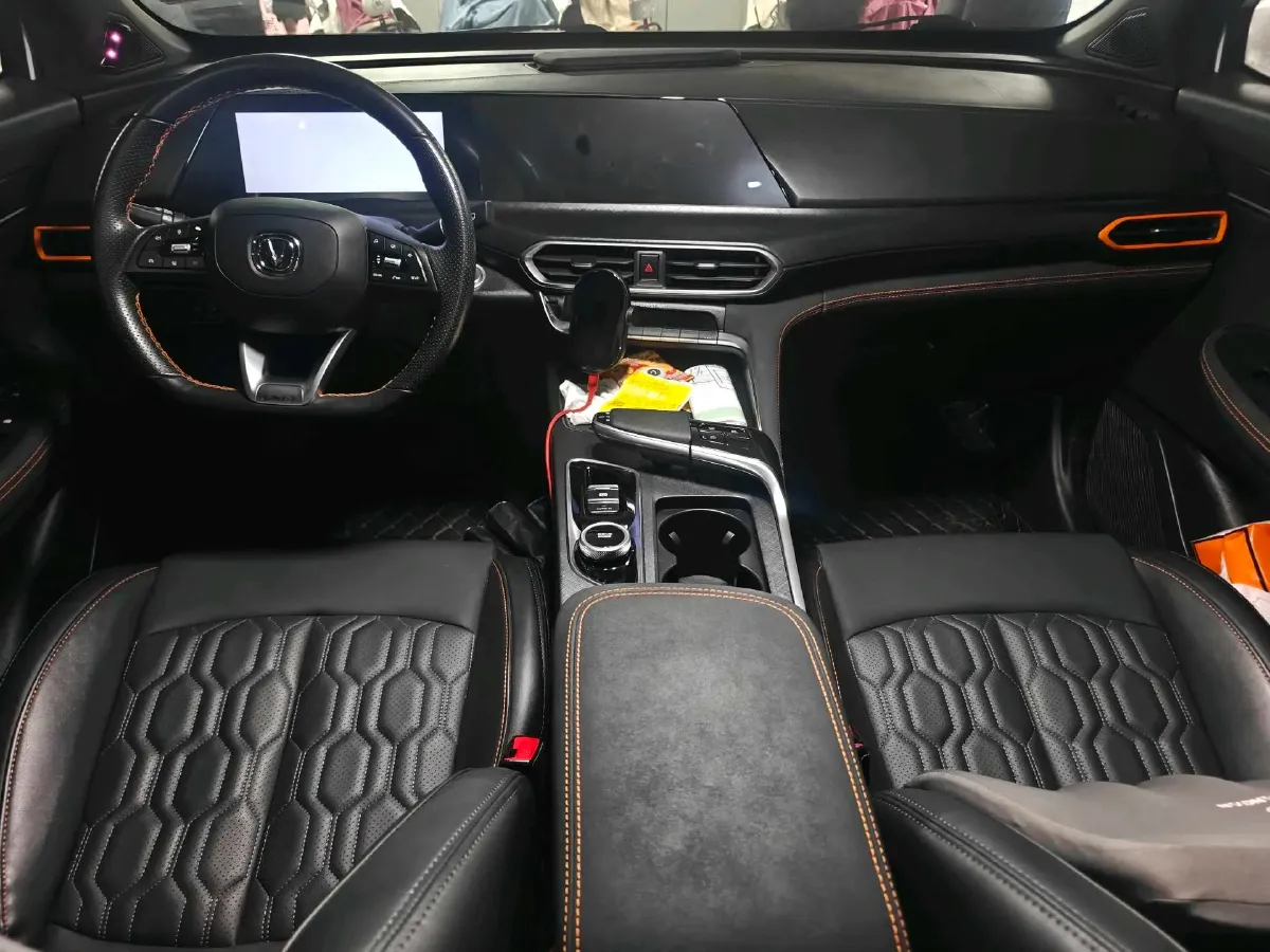 2022 ChangAn UNI-T 1.5T 188HP L4 7DCT,autocango,china used car exporter,china ev exporter,chinese used car exporter,chinese used ev exporter