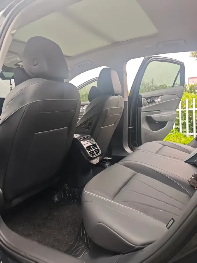 2025 Volkswagen Passat 2.0T 220HP L4 7DCT,autocango,china used car exporter,china ev exporter,chinese used car exporter,chinese used ev exporter