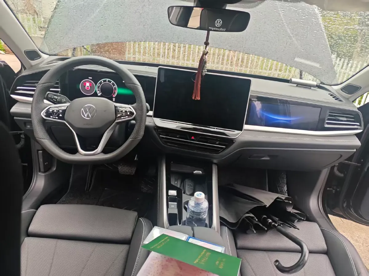 2025 Volkswagen Passat 2.0T 220HP L4 7DCT,autocango,china used car exporter,china ev exporter,chinese used car exporter,chinese used ev exporter