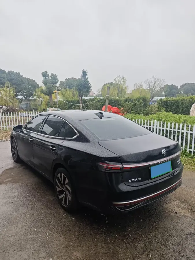 2025 Volkswagen Passat 2.0T 220HP L4 7DCT,autocango,china used car exporter,china ev exporter,chinese used car exporter,chinese used ev exporter