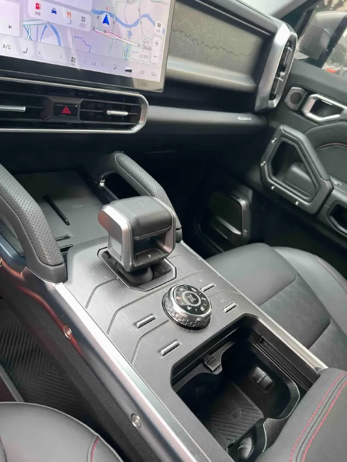 2024 Jetour Traveller 2.0T 254HP L4 7DCT,autocango,china used car exporter,china ev exporter,chinese used car exporter,chinese used ev exporter