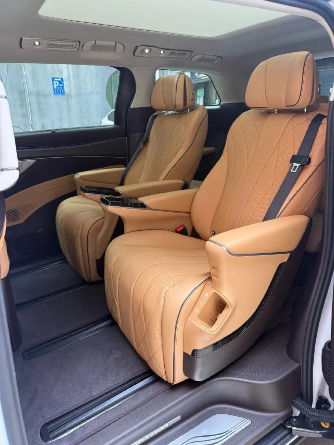 2024 Denza D9 1.5T 139HP L4 E-CVT PHEV 40KWH,autocango,china used car exporter,china ev exporter,chinese used car exporter,chinese used ev exporter