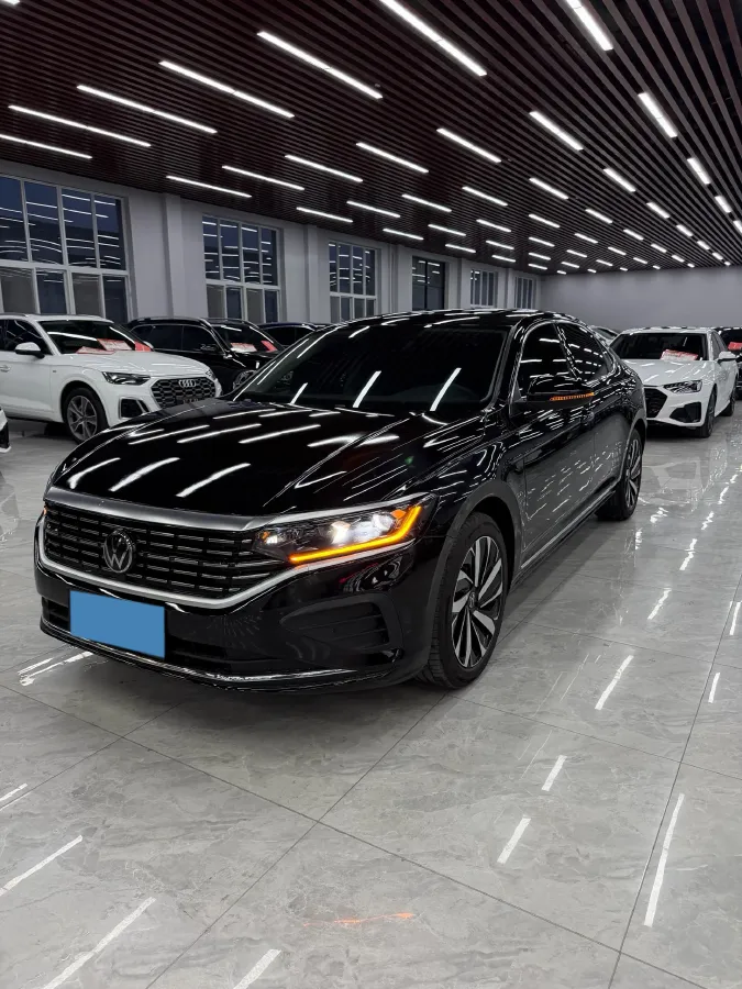 2025 Volkswagen Passat 2.0T 220HP L4 7DCT,autocango,china used car exporter,china ev exporter,chinese used car exporter,chinese used ev exporter