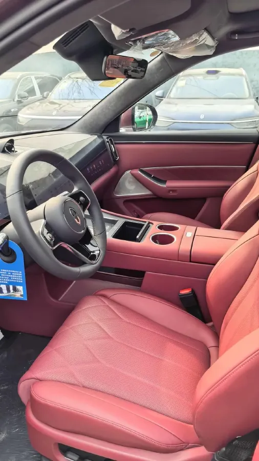 2025 AITO AITO M8 REEV 160HP REEV 53.4KWH,autocango,china used car exporter,china ev exporter,chinese used car exporter,chinese used ev exporter