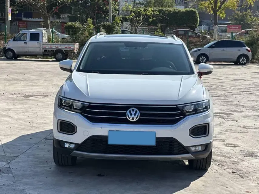2019 Volkswagen T-Roc 1.4T 131HP L4 7DCT,autocango,china used car exporter,china ev exporter,chinese used car exporter,chinese used ev exporter
