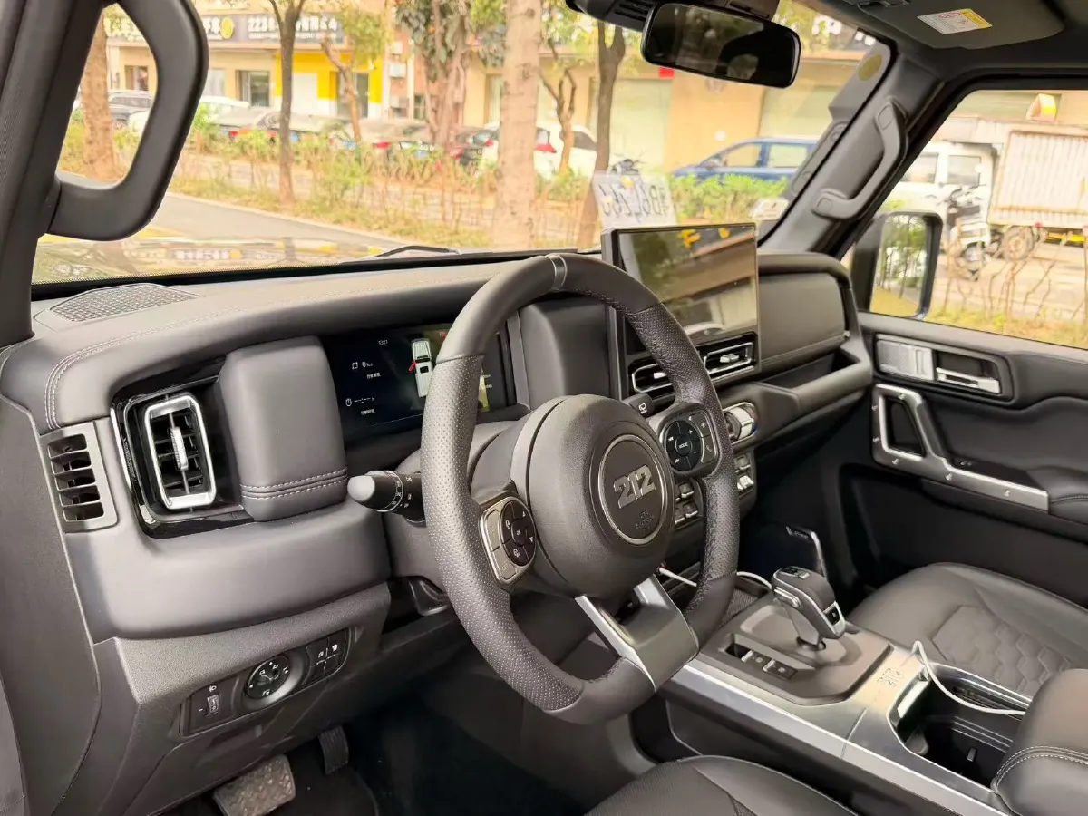 2025 212 212 T01 2.0T 252HP L4 8AT,autocango,china used car exporter,china ev exporter,chinese used car exporter,chinese used ev exporter