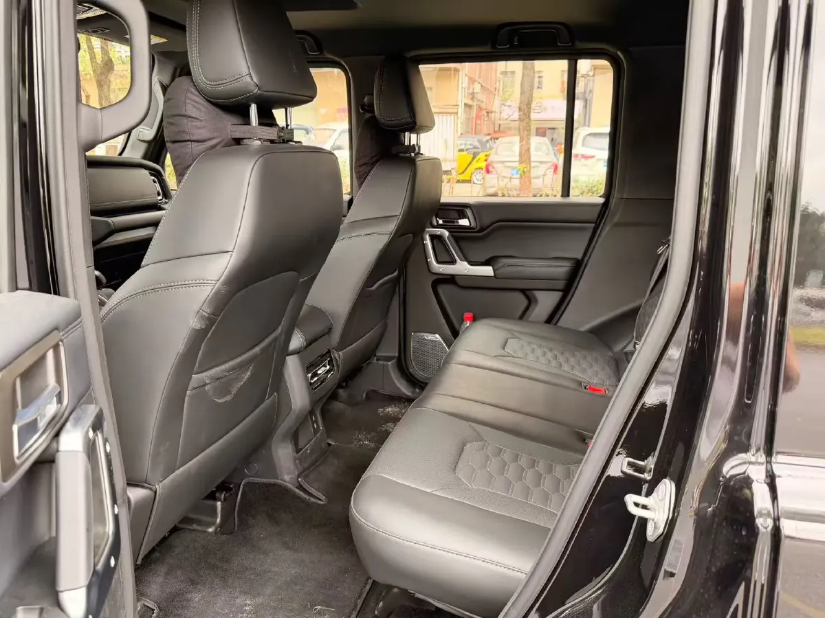 2025 212 212 T01 2.0T 252HP L4 8AT,autocango,china used car exporter,china ev exporter,chinese used car exporter,chinese used ev exporter