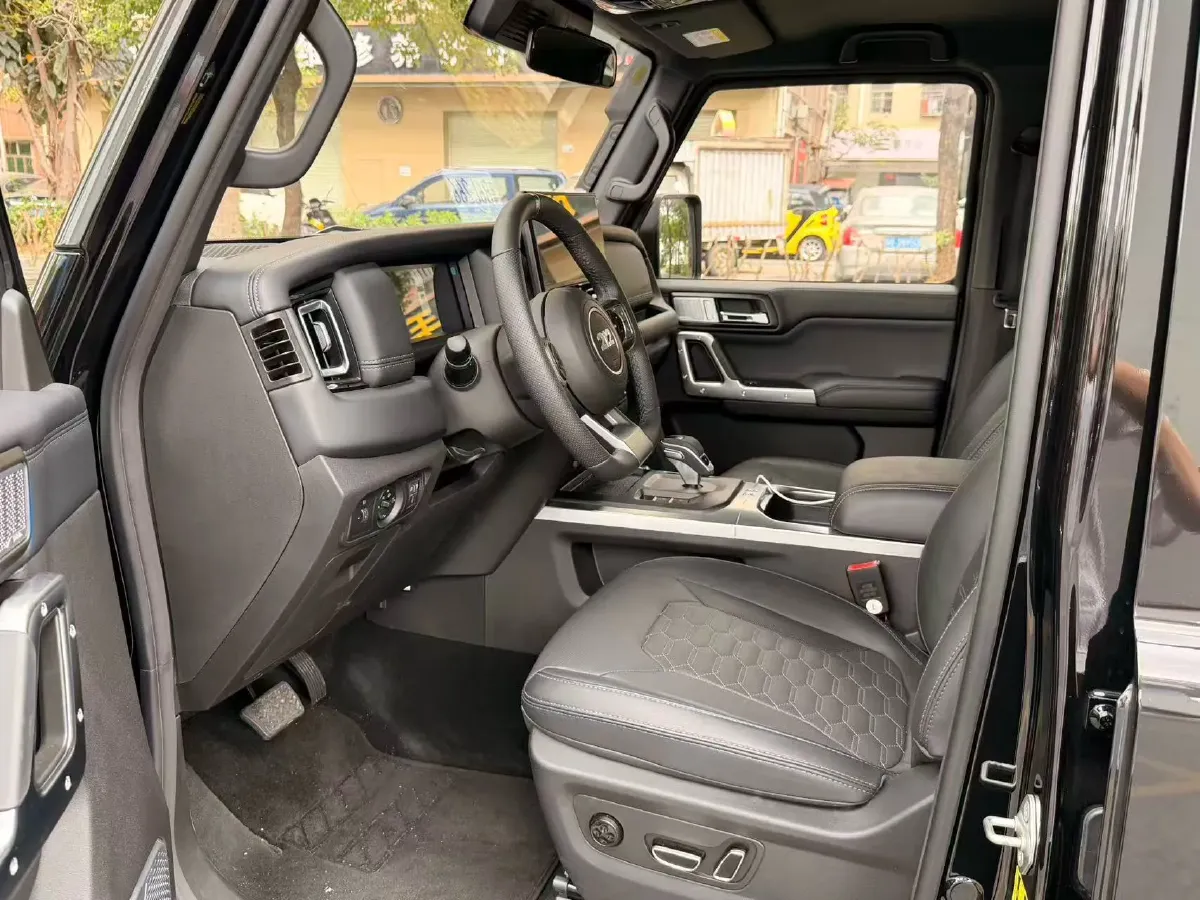 2025 212 212 T01 2.0T 252HP L4 8AT,autocango,china used car exporter,china ev exporter,chinese used car exporter,chinese used ev exporter