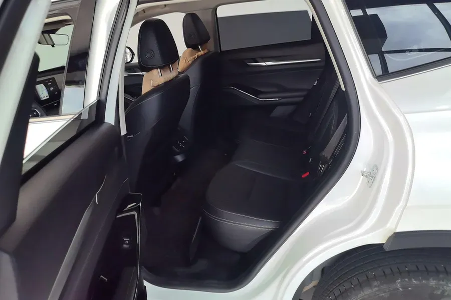 2022 Haval H6 1.5T 184HP L4 7DCT,autocango,china used car exporter,china ev exporter,chinese used car exporter,chinese used ev exporter