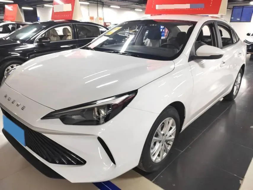 2023 Roewe i5 1.5L 129HP L4 5MT,autocango,china used car exporter,china ev exporter,chinese used car exporter,chinese used ev exporter