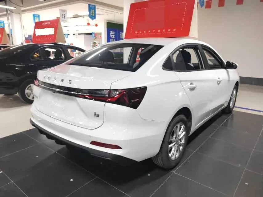 2023 Roewe i5 1.5L 129HP L4 5MT,autocango,china used car exporter,china ev exporter,chinese used car exporter,chinese used ev exporter
