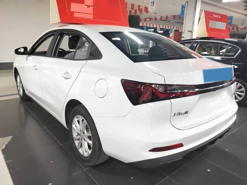 2023 Roewe i5 1.5L 129HP L4 5MT,autocango,china used car exporter,china ev exporter,chinese used car exporter,chinese used ev exporter