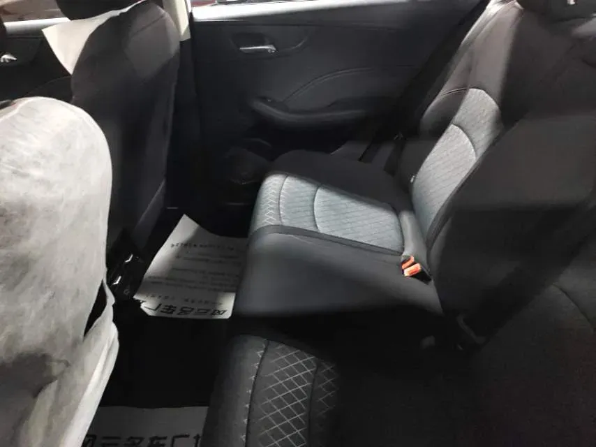 2023 Roewe i5 1.5L 129HP L4 5MT,autocango,china used car exporter,china ev exporter,chinese used car exporter,chinese used ev exporter