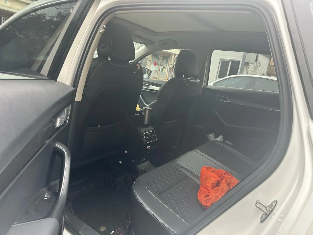 2020 Skoda Karoq 1.4T 150HP L4 7DCT,autocango,china used car exporter,china ev exporter,chinese used car exporter,chinese used ev exporter