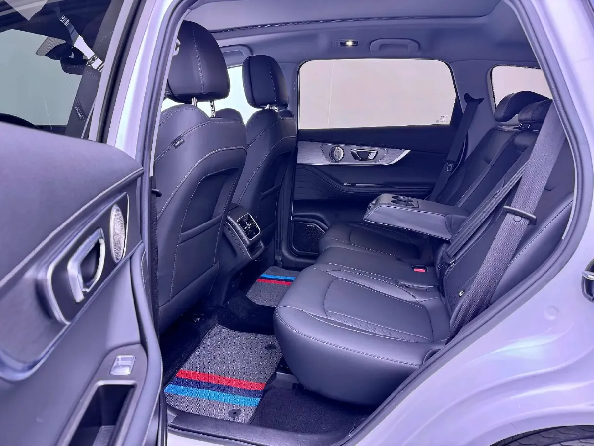 2022 Chery Tiggo 8 PRO 1.6T 197HP L4 7DCT,autocango,china used car exporter,china ev exporter,chinese used car exporter,chinese used ev exporter