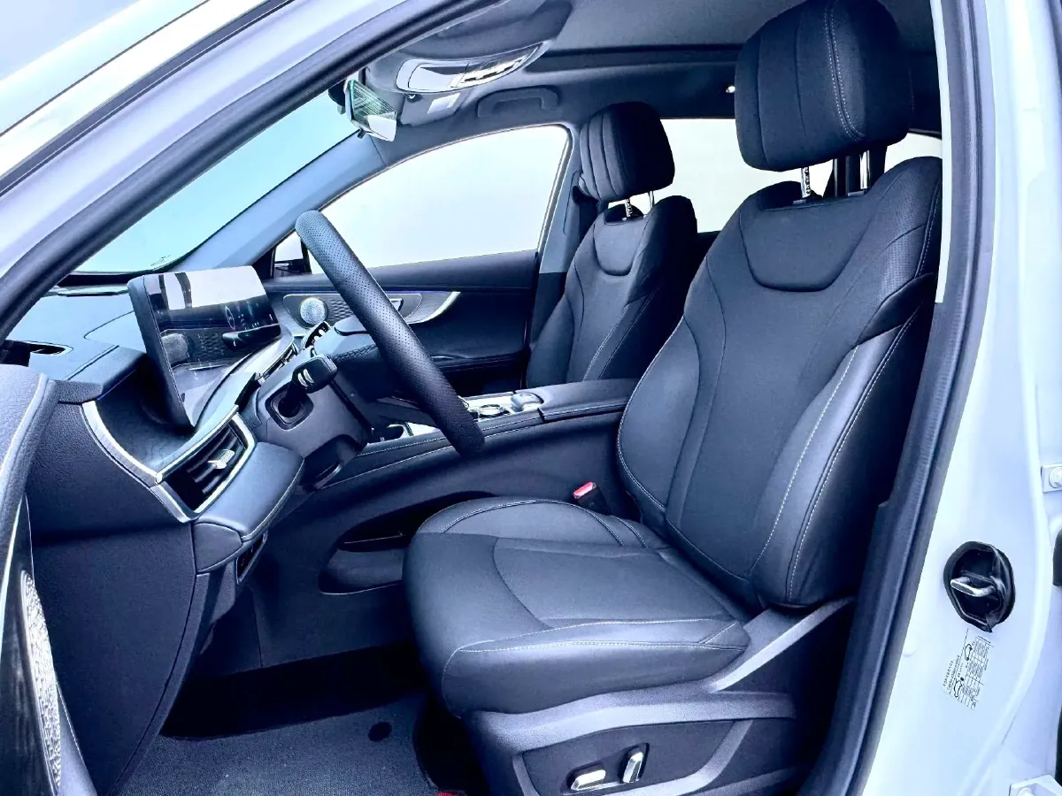 2022 Chery Tiggo 8 PRO 1.6T 197HP L4 7DCT,autocango,china used car exporter,china ev exporter,chinese used car exporter,chinese used ev exporter