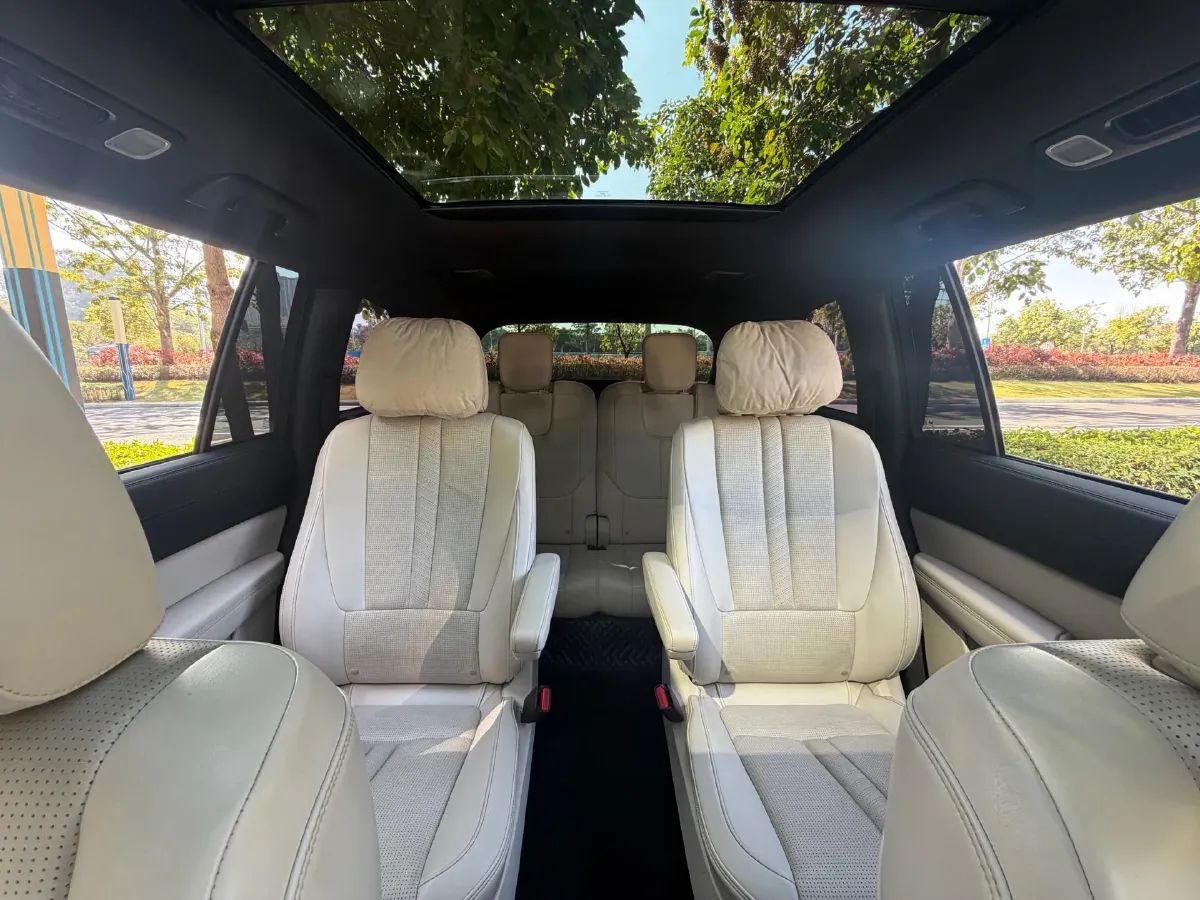 2020 Li ONE Range Extended 131HP REEV 40.5KWH,autocango,china used car exporter,china ev exporter,chinese used car exporter,chinese used ev exporter