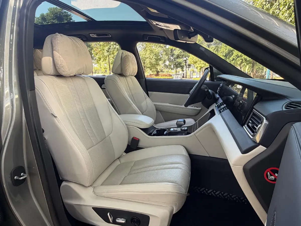 2020 Li ONE Range Extended 131HP REEV 40.5KWH,autocango,china used car exporter,china ev exporter,chinese used car exporter,chinese used ev exporter