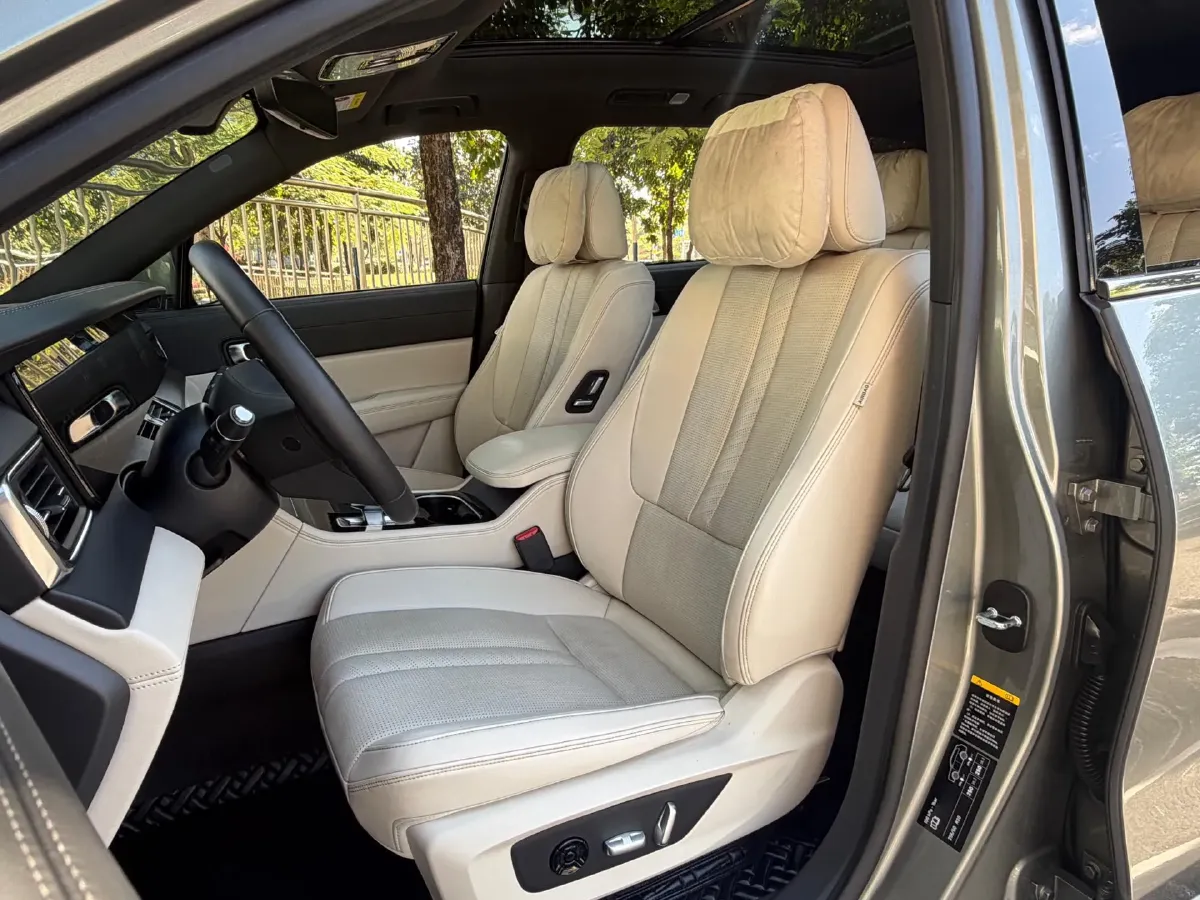 2020 Li ONE Range Extended 131HP REEV 40.5KWH,autocango,china used car exporter,china ev exporter,chinese used car exporter,chinese used ev exporter