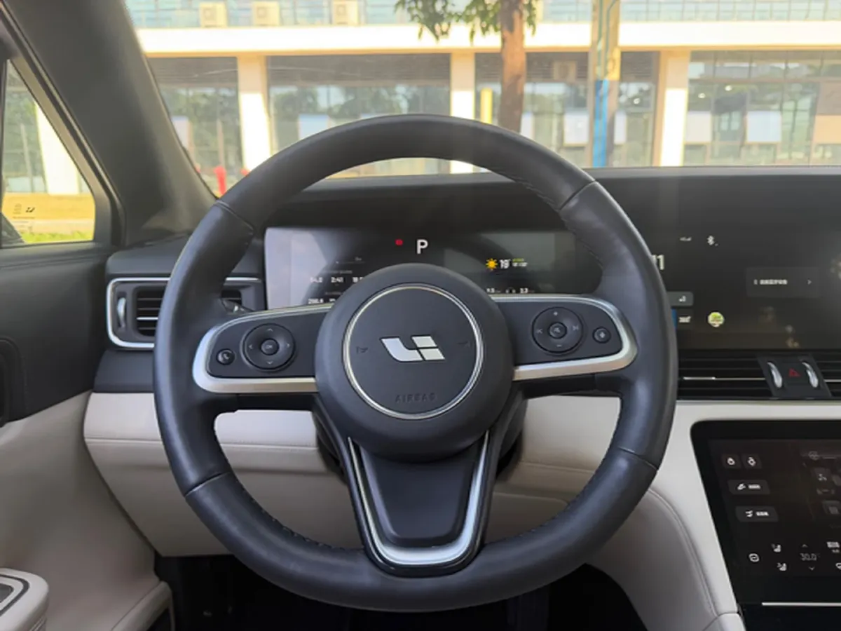2020 Li ONE Range Extended 131HP REEV 40.5KWH,autocango,china used car exporter,china ev exporter,chinese used car exporter,chinese used ev exporter