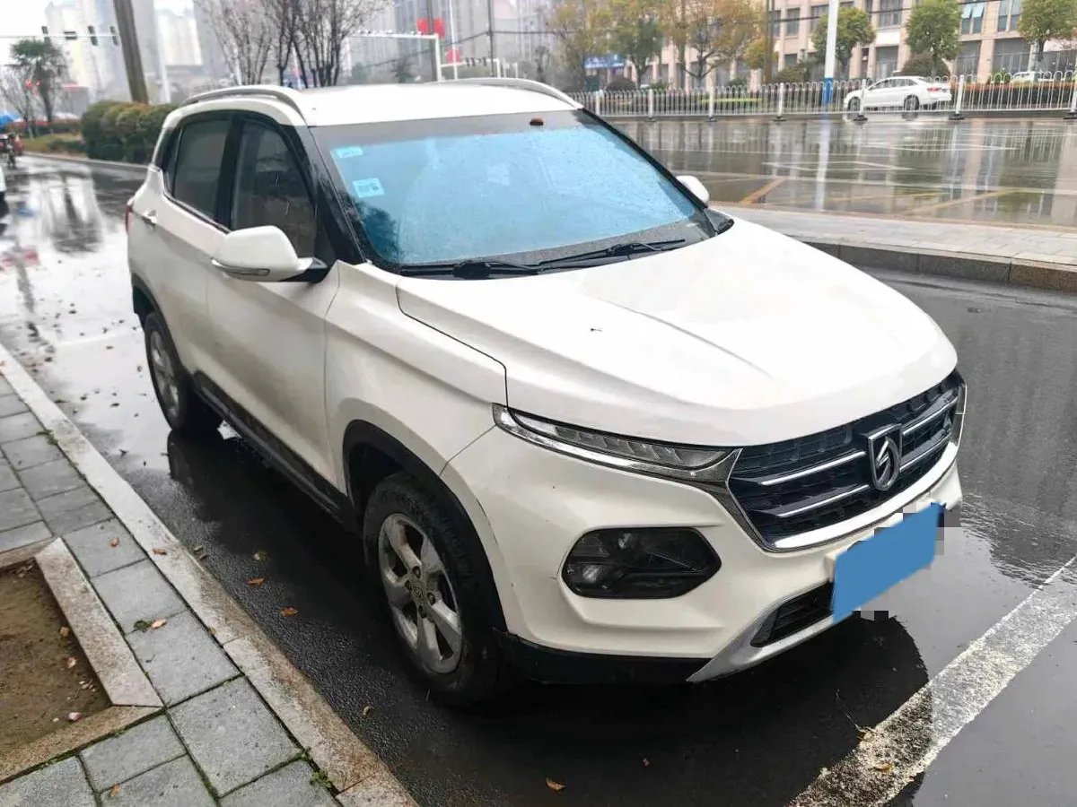 2017 BaoJun 310W 1.5L 105HP L4 6MT,autocango,china used car exporter,china ev exporter,chinese used car exporter,chinese used ev exporter