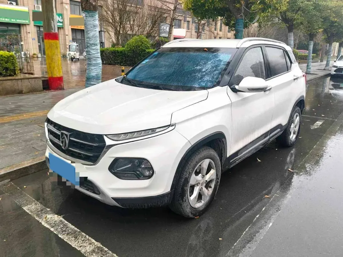 2017 BaoJun 310W 1.5L 105HP L4 6MT,autocango,china used car exporter,china ev exporter,chinese used car exporter,chinese used ev exporter