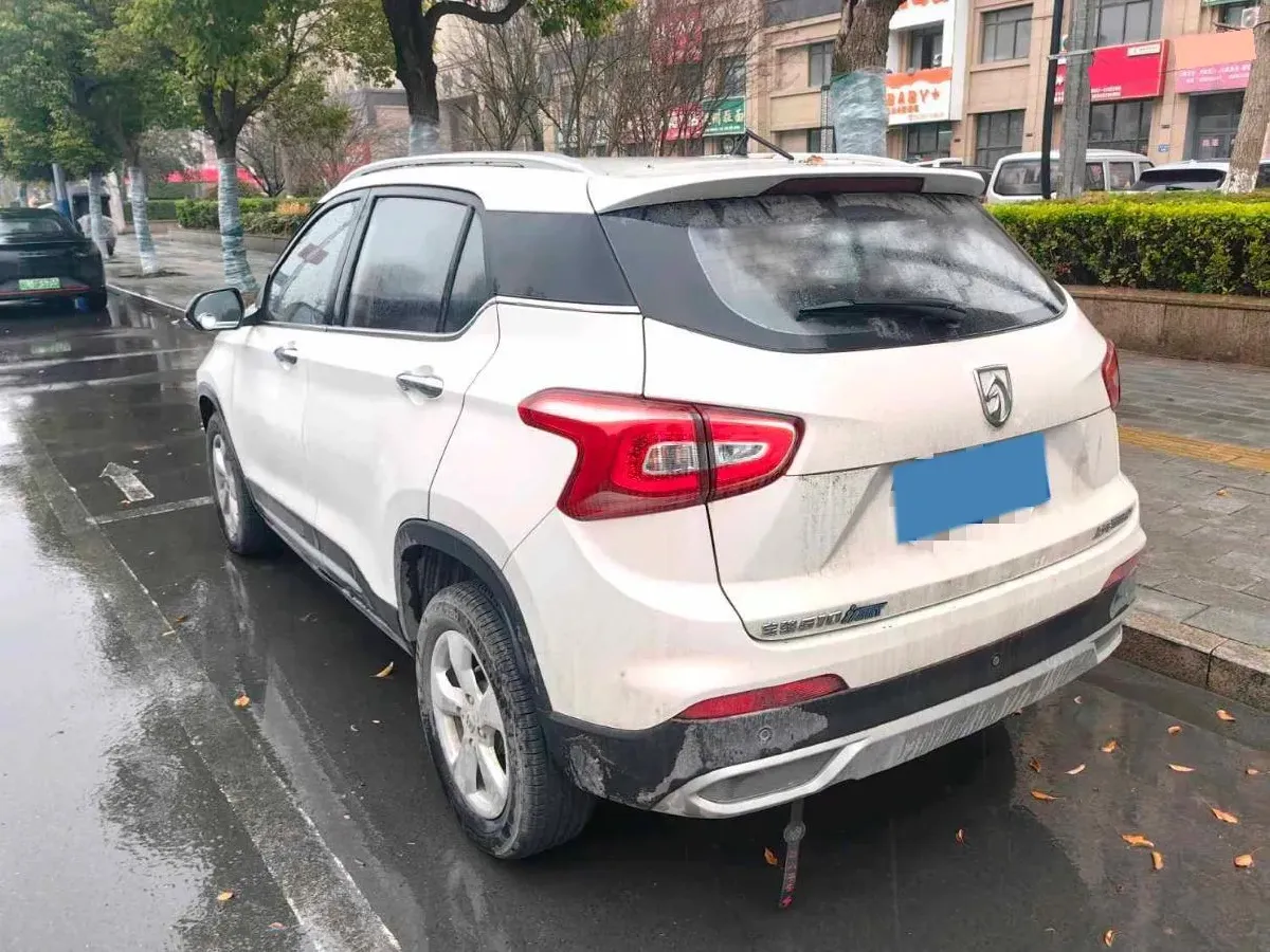 2017 BaoJun 310W 1.5L 105HP L4 6MT,autocango,china used car exporter,china ev exporter,chinese used car exporter,chinese used ev exporter