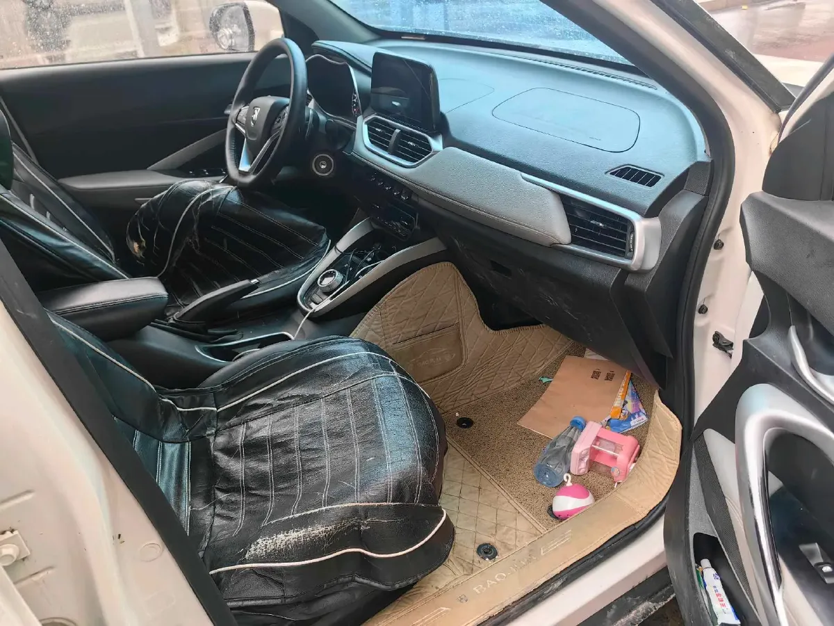 2017 BaoJun 310W 1.5L 105HP L4 6MT,autocango,china used car exporter,china ev exporter,chinese used car exporter,chinese used ev exporter