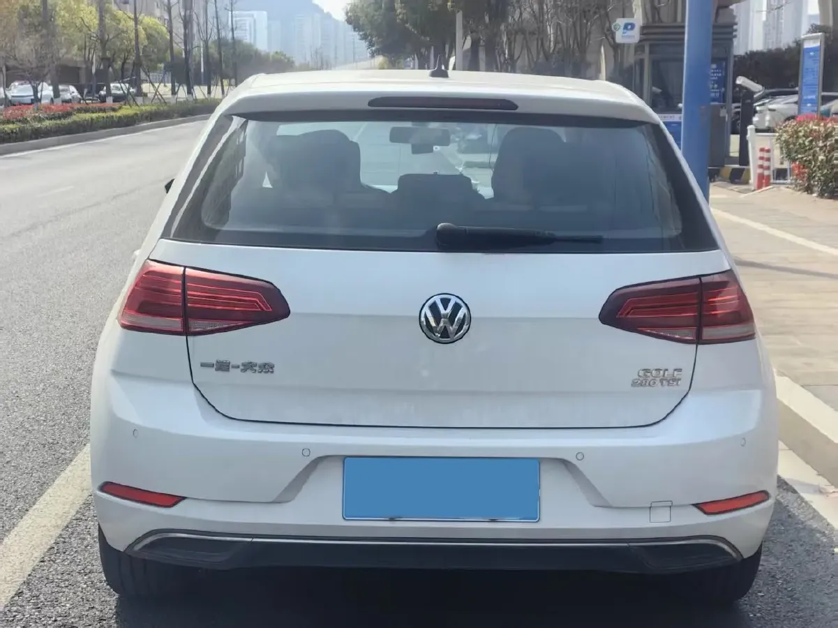 2019 Brilliance Auto V7 1.8T 231HP L4 7DCT,autocango,china used car exporter,china ev exporter,chinese used car exporter,chinese used ev exporter