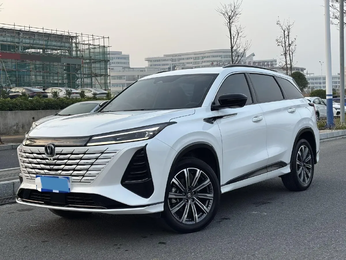 2024 ChangAn CS75 Plus 2.0T 233HP L4 8AT,autocango,china used car exporter,china ev exporter,chinese used car exporter,chinese used ev exporter