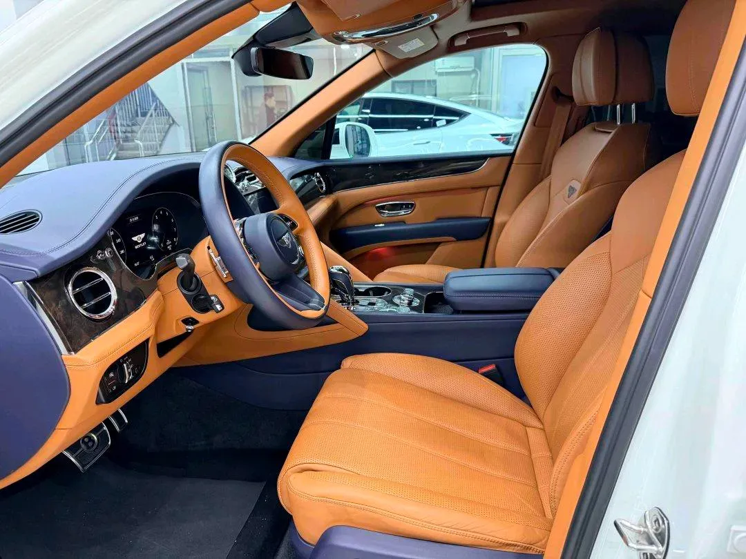 2021 Bentley Bentayga 4.0T 550HP V8 8AT,autocango,china used car exporter,china ev exporter,chinese used car exporter,chinese used ev exporter