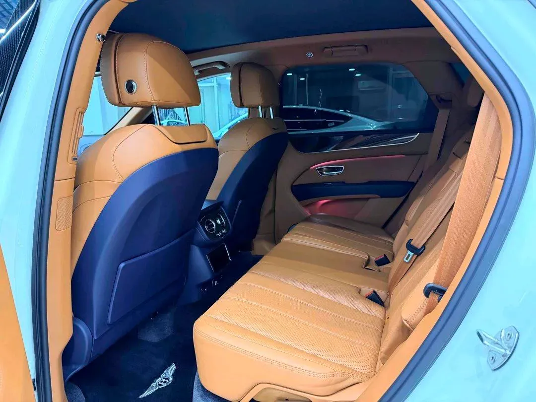 2021 Bentley Bentayga 4.0T 550HP V8 8AT,autocango,china used car exporter,china ev exporter,chinese used car exporter,chinese used ev exporter