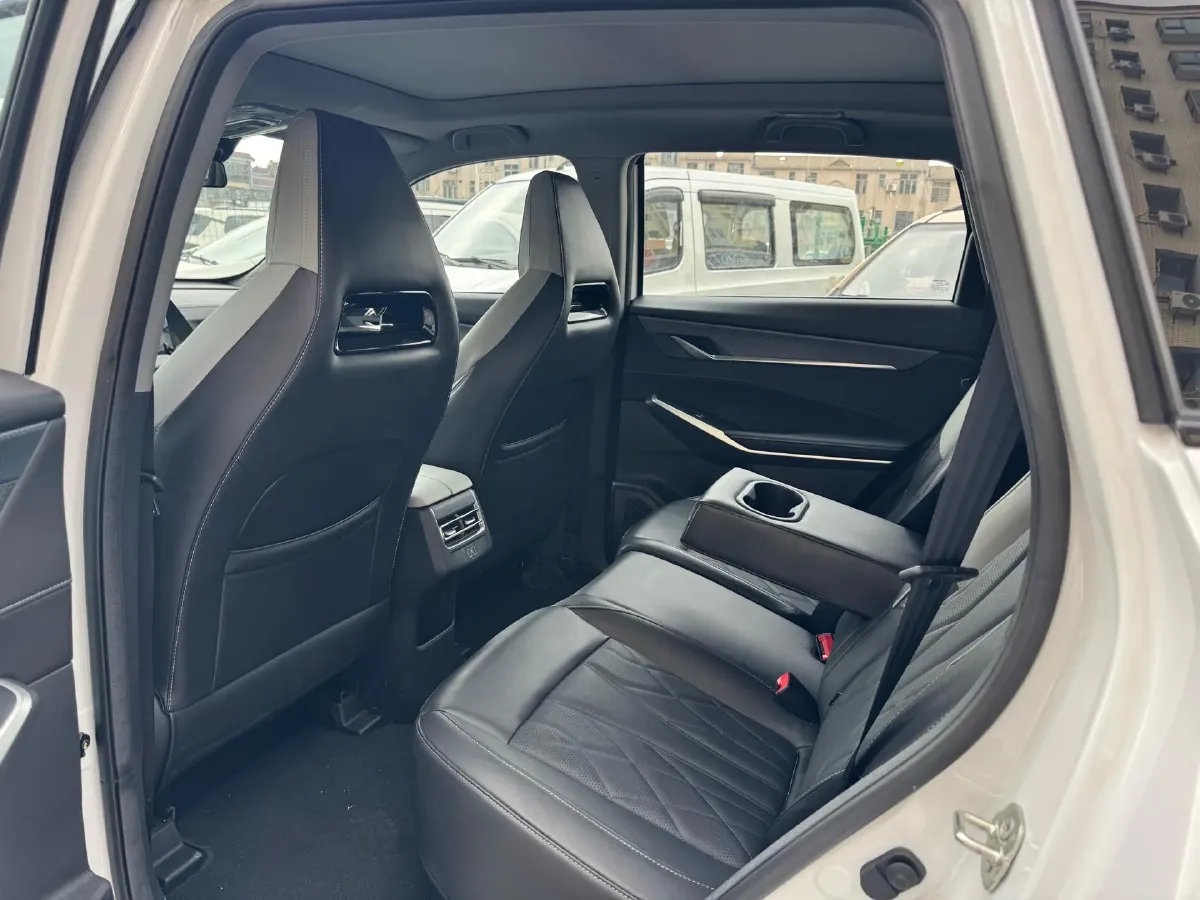 2024 ChangAn CS75 Plus 1.5T 188HP L4 8AT,autocango,china used car exporter,china ev exporter,chinese used car exporter,chinese used ev exporter