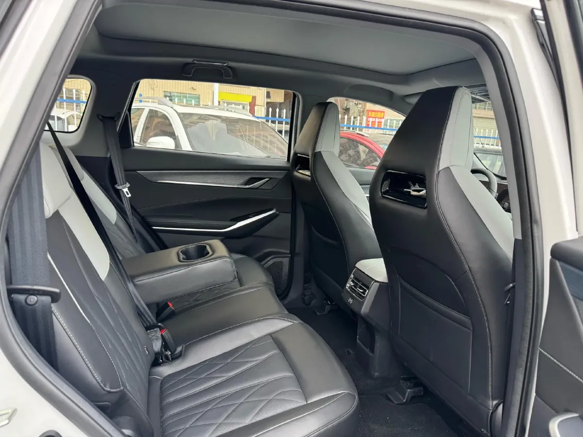 2024 ChangAn CS75 Plus 1.5T 188HP L4 8AT,autocango,china used car exporter,china ev exporter,chinese used car exporter,chinese used ev exporter