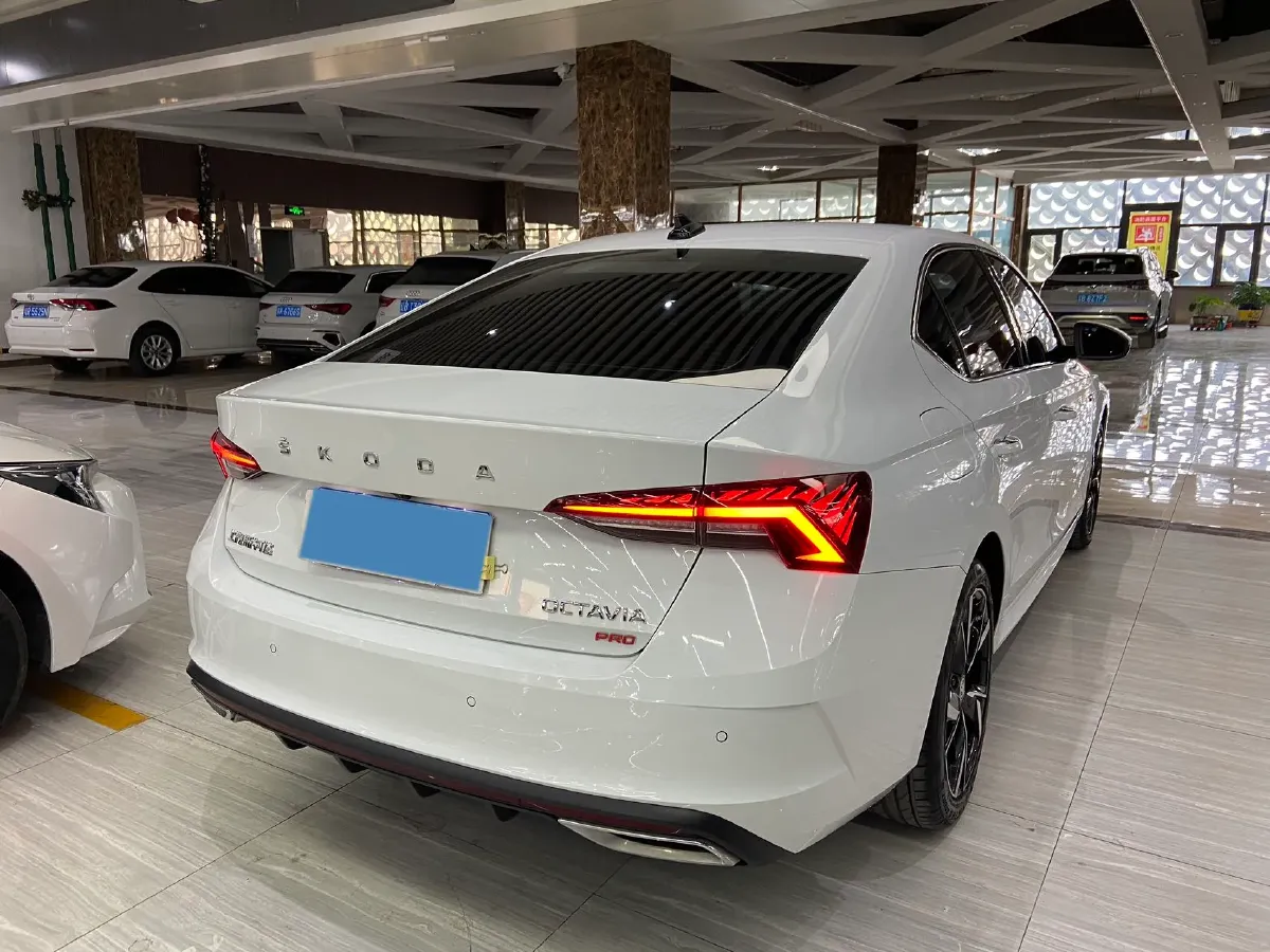 2023 Skoda Octavia 1.4T 150HP L4 7DCT,autocango,china used car exporter,china ev exporter,chinese used car exporter,chinese used ev exporter