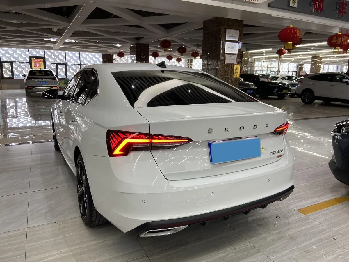 2023 Skoda Octavia 1.4T 150HP L4 7DCT,autocango,china used car exporter,china ev exporter,chinese used car exporter,chinese used ev exporter