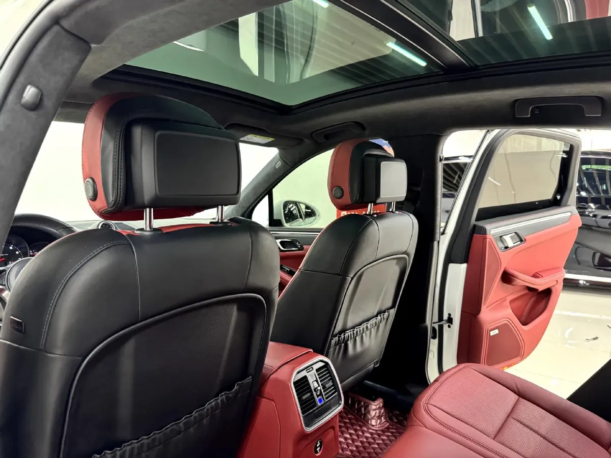 2021 Porsche Macan 2.0T 252HP L4 7DCT,autocango,china used car exporter,china ev exporter,chinese used car exporter,chinese used ev exporter