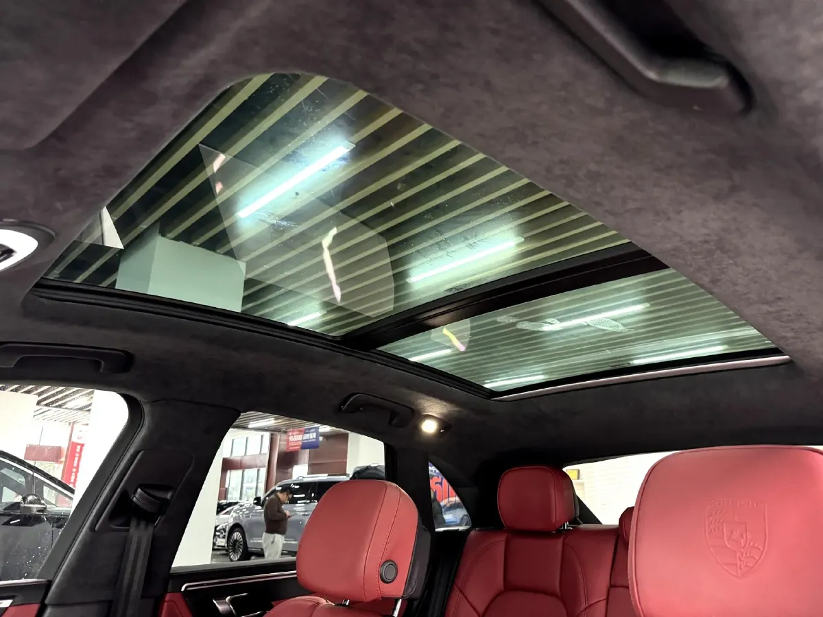 2021 Porsche Macan 2.0T 252HP L4 7DCT,autocango,china used car exporter,china ev exporter,chinese used car exporter,chinese used ev exporter