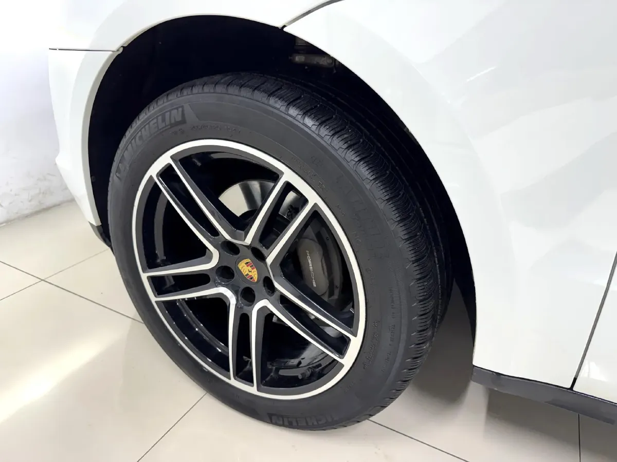 2021 Porsche Macan 2.0T 252HP L4 7DCT,autocango,china used car exporter,china ev exporter,chinese used car exporter,chinese used ev exporter