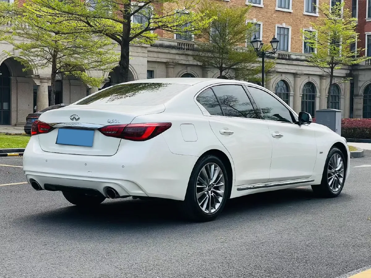 2018 Jeep Grand Commander 2.0T 265HP L4 9AT,autocango,china used car exporter,china ev exporter,chinese used car exporter,chinese used ev exporter