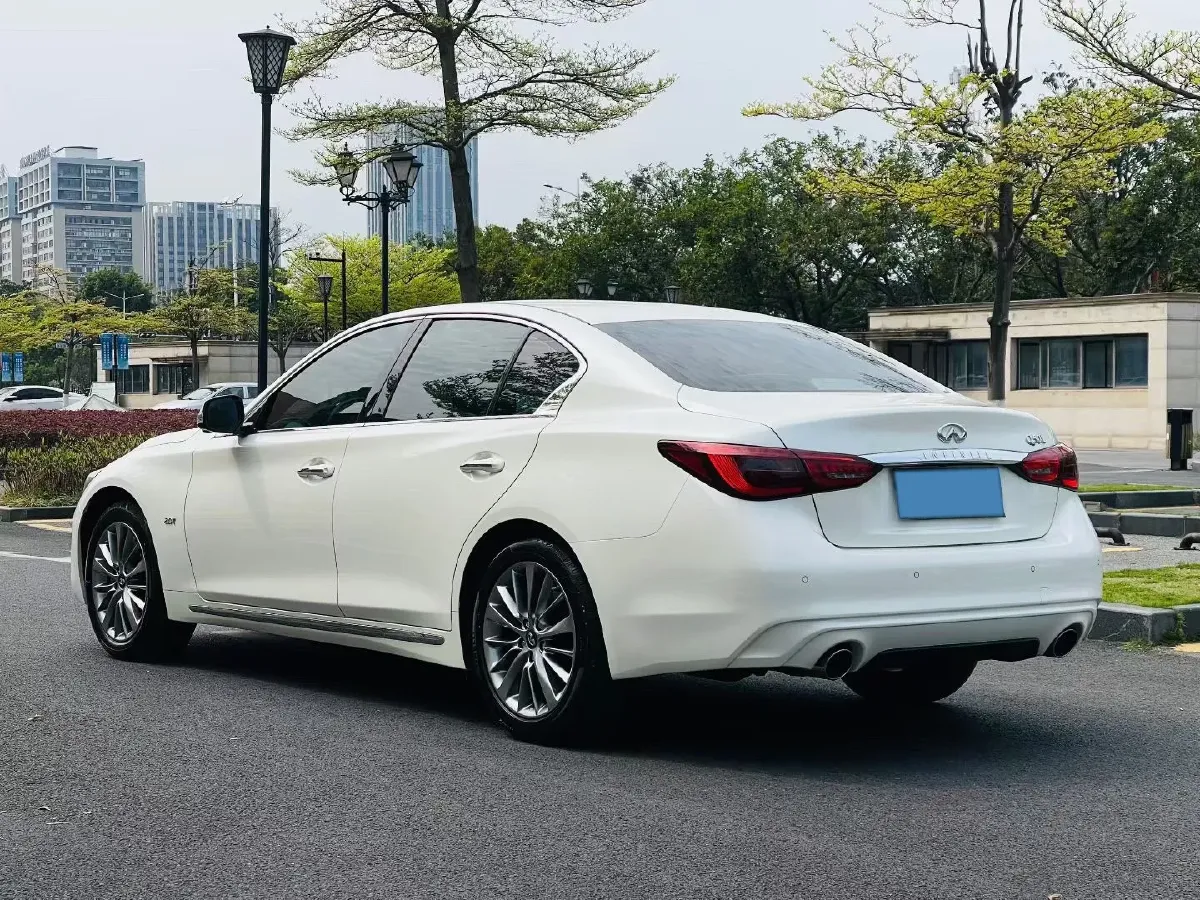 2018 Jeep Grand Commander 2.0T 265HP L4 9AT,autocango,china used car exporter,china ev exporter,chinese used car exporter,chinese used ev exporter