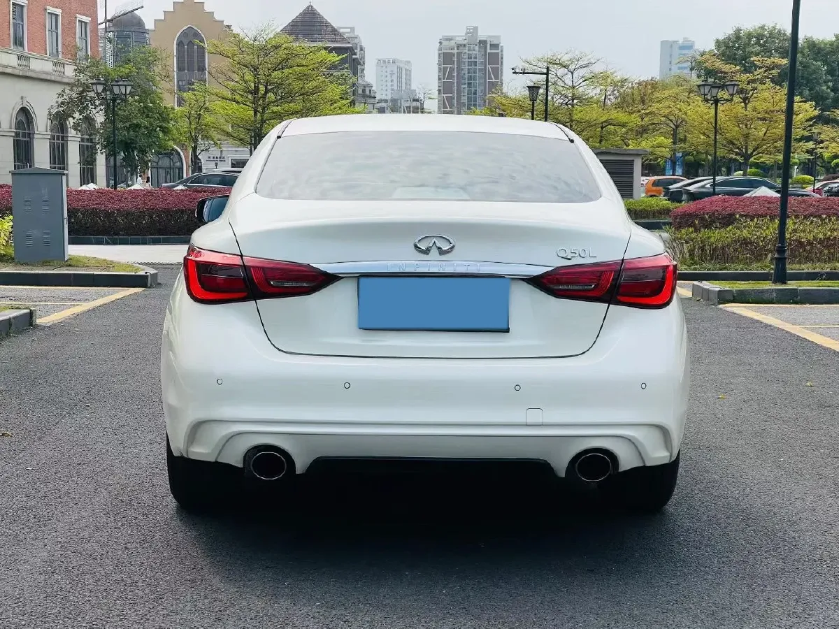 2018 Jeep Grand Commander 2.0T 265HP L4 9AT,autocango,china used car exporter,china ev exporter,chinese used car exporter,chinese used ev exporter