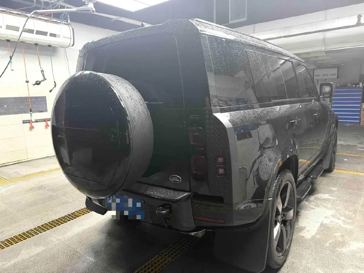 2025 Land Rover Defender 3.0T 400HP L6 8AT,autocango,china used car exporter,china ev exporter,chinese used car exporter,chinese used ev exporter