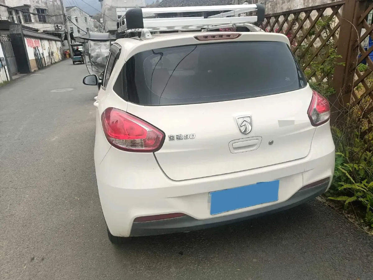 2016 BaoJun 310 1.2L 82HP L4 5MT,autocango,china used car exporter,china ev exporter,chinese used car exporter,chinese used ev exporter