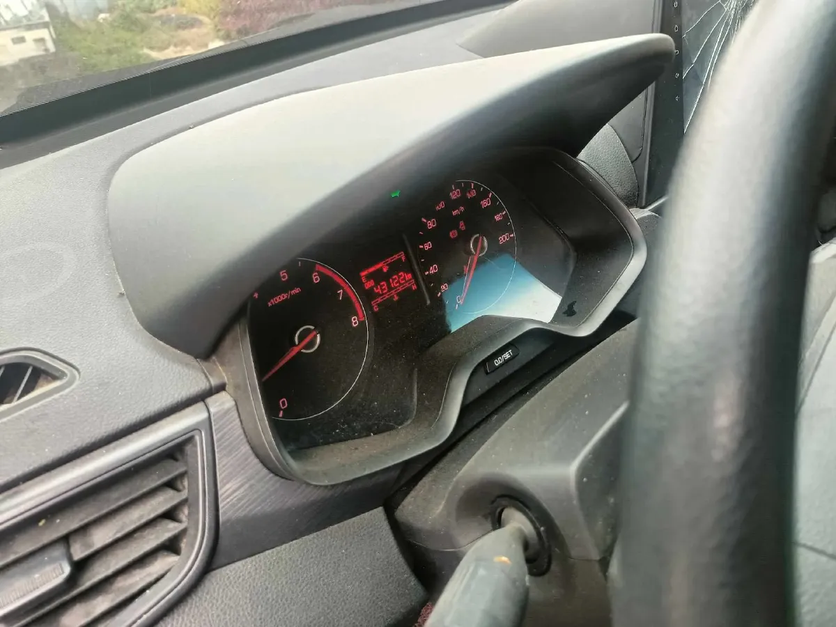 2016 BaoJun 310 1.2L 82HP L4 5MT,autocango,china used car exporter,china ev exporter,chinese used car exporter,chinese used ev exporter