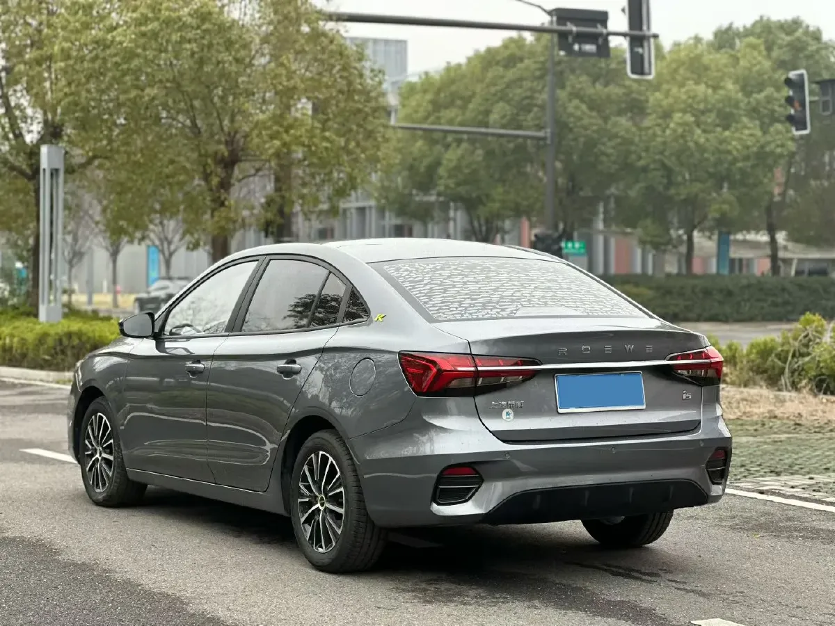 2021 Roewe i5 1.5L 120HP L4 5MT,autocango,china used car exporter,china ev exporter,chinese used car exporter,chinese used ev exporter