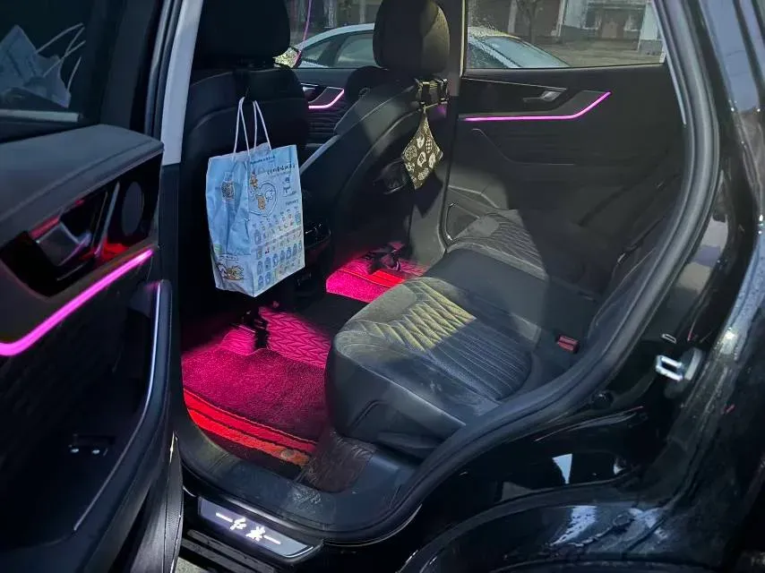 2022 HongQi HS5 2.0T 224HP L4 6AT,autocango,china used car exporter,china ev exporter,chinese used car exporter,chinese used ev exporter