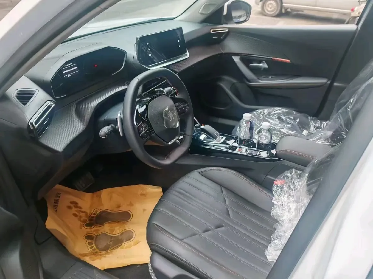 2022 Peugeot 2008 1.2T 136HP L3 6DCT,autocango,china used car exporter,china ev exporter,chinese used car exporter,chinese used ev exporter